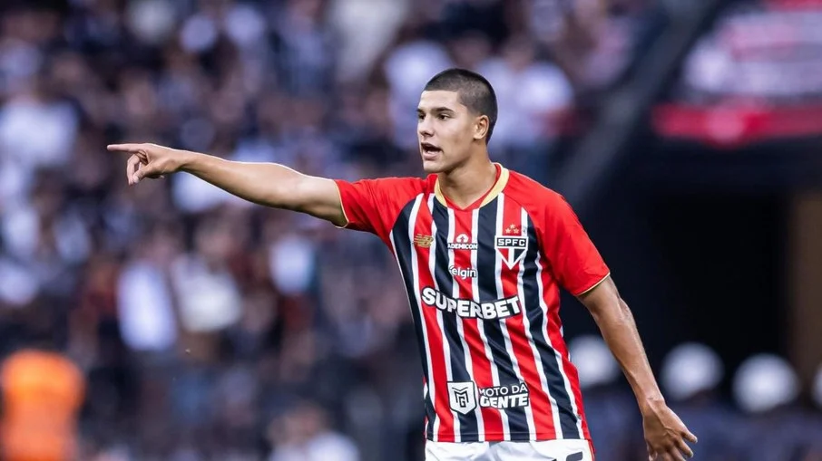 Jogador do são paulo é preso após atropelar e matar