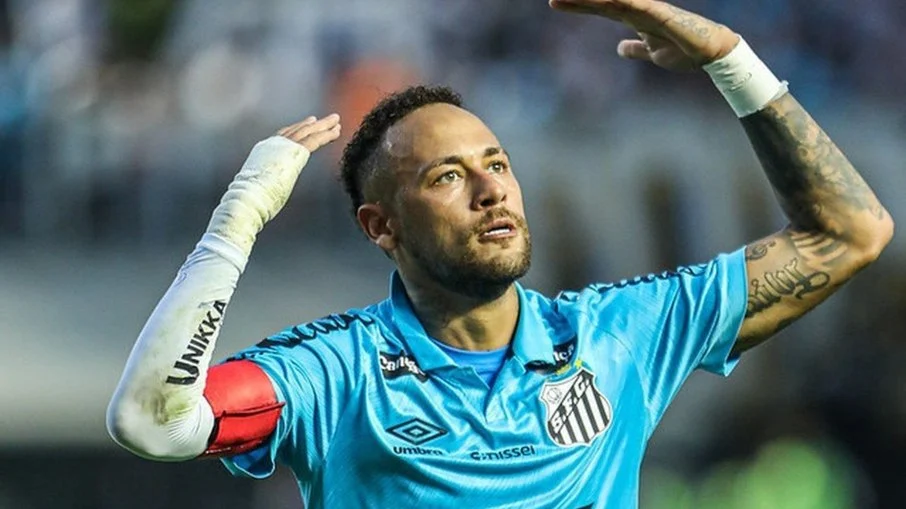 Neymar ironiza remo com ‘obrigado pelo carinho’ após classificação polêmica