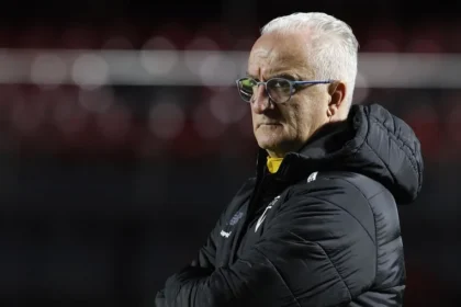 Dorival júnior completa seis meses sem vencer rivais brasileiros e