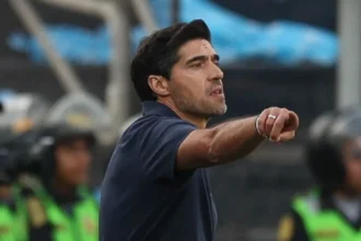 Abel ferreira critica atuação ‘muito abaixo’ do palmeiras em empate
