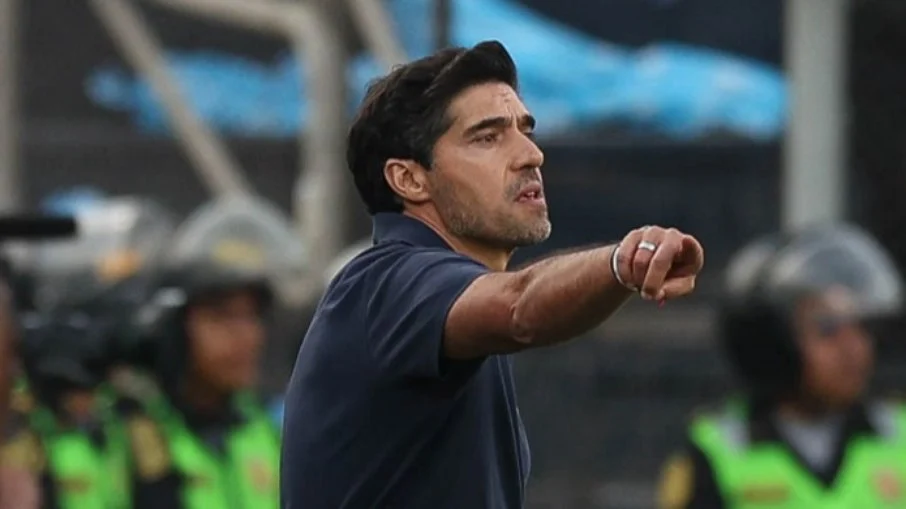 Abel ferreira critica atuação ‘muito abaixo’ do palmeiras em empate