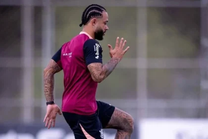 Memphis depay critica corinthians por quebra de acordo, se diz