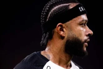 Corinthians enfrenta dívida milionária com memphis depay e teme ação