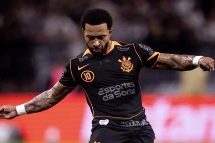Vexame internacional: corinthians desiste de memphis depay em última hora