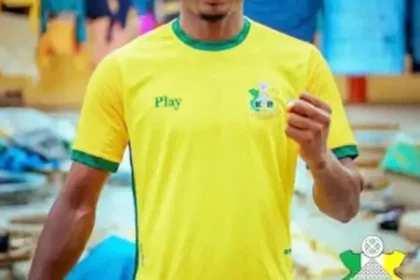 Chinedu ozor: jogador nigeriano ‘declarado morto’ após desmaiar em campo