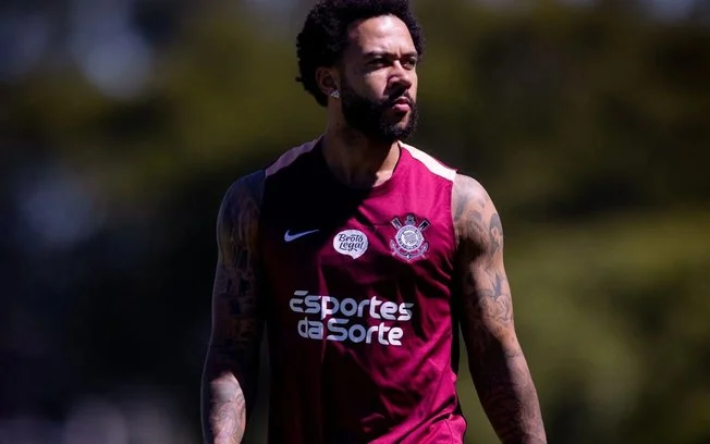 Corinthians pede a memphis depay para não acionar a fifa
