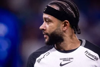 Corinthians na justiça: memphis depay cobra r$ 180 milhões por