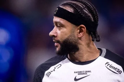 Corinthians na justiça: memphis depay cobra r$ 180 milhões por