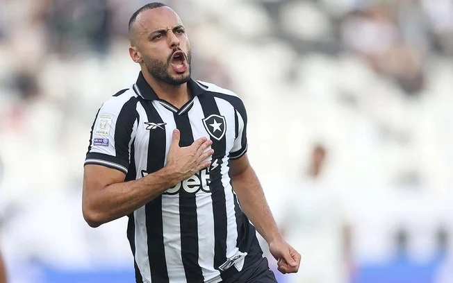 Arthur cabral busca quebrar jejum de gols no botafogo em