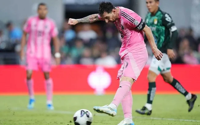 Casemiro se choca e exalta postura inédita de messi após