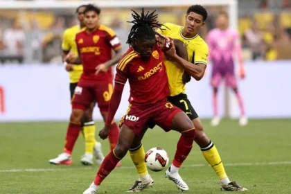 Borussia dortmund e roma fecham pré temporada com empate eletrizante de