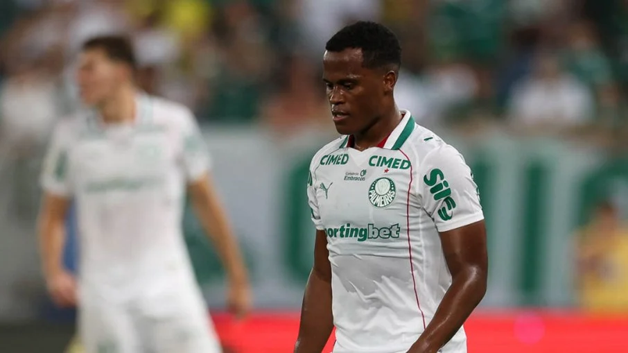 Arias enfrenta fúria da torcida do fluminense no maracanã após