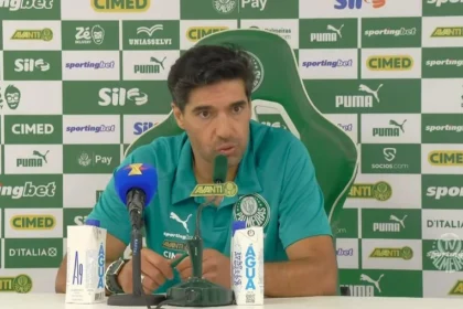 Abel ferreira detona gramado do maracanã após derrota do palmeiras