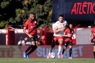 Vila nova vence clássico no accioly, freia reação do atlético go