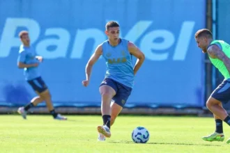 Grêmio afasta monsalve dos treinos e meia colombiano pode deixar