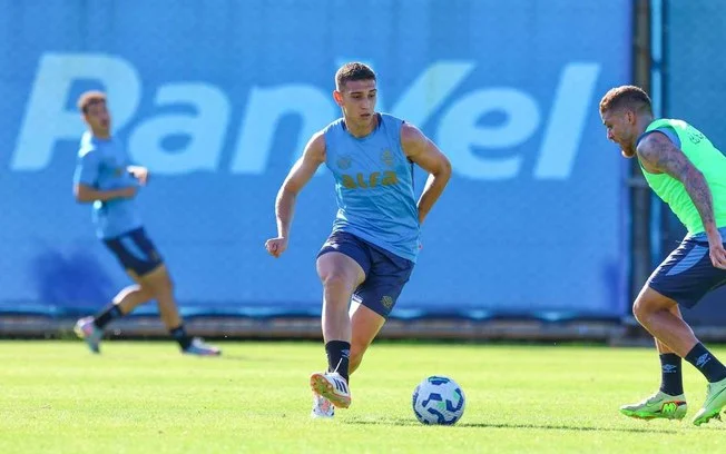 Grêmio afasta monsalve dos treinos e meia colombiano pode deixar