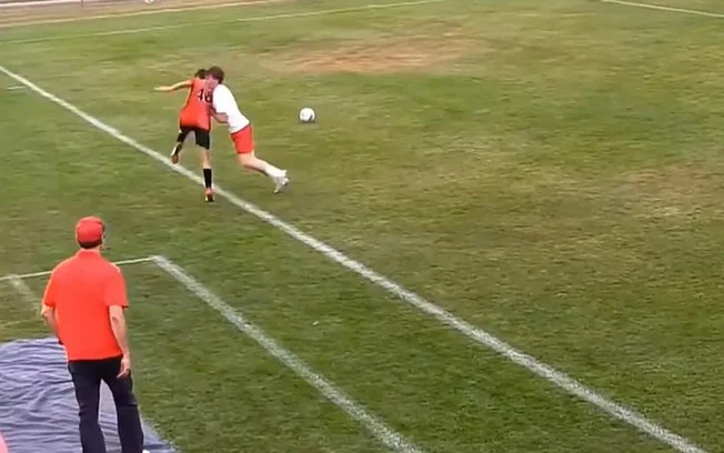 Pancadaria generalizada em jogo de futebol escolar nos eua vira