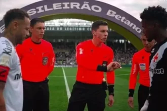 Vídeo: thiago mendes ignora neymar em campo antes de vasco
