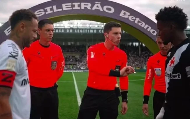 Vídeo: thiago mendes ignora neymar em campo antes de vasco