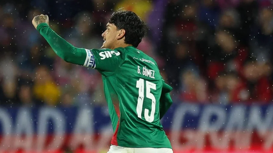 Gustavo gómez decide: palmeiras supera cerro porteño e carimba vaga