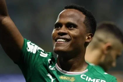 Arias, pilar do palmeiras, responde a críticas e reforça ‘raça