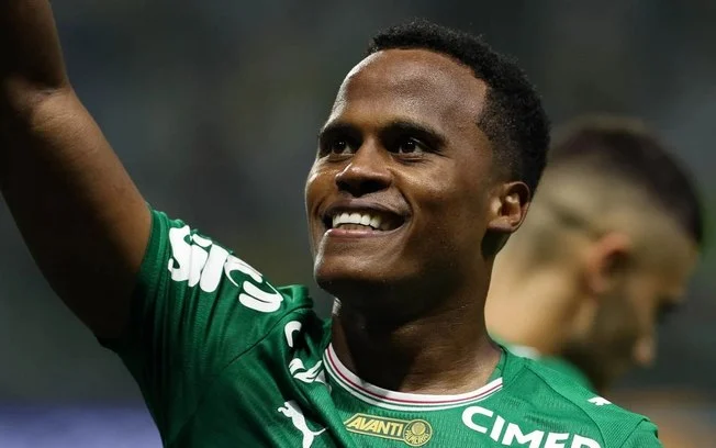 Arias, pilar do palmeiras, responde a críticas e reforça ‘raça