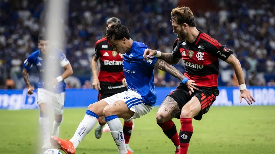 Revanche no mineirão: cruzeiro x flamengo pode dar fôlego ao