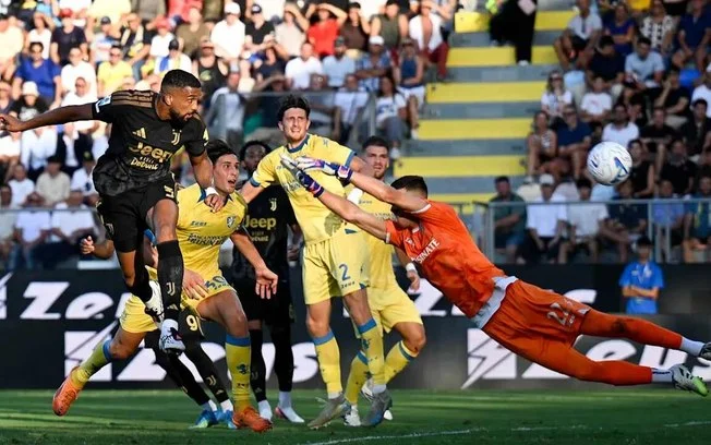 Gol de bremer garante vitória da juventus na estreia da