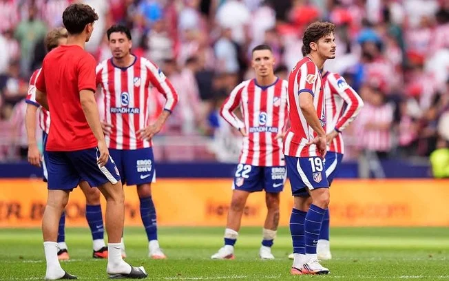 Julian álvarez é vaiado pela torcida do atlético de madrid