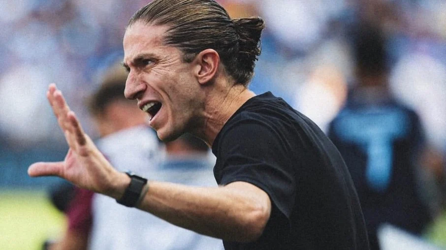 Ex flamengo filipe luís se ‘declara’ e fica ‘impressionado’ com jovem