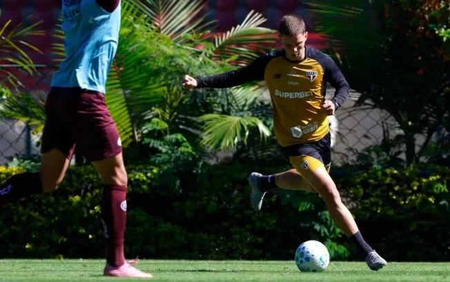 Gustavo santana desponta como favorito para substituir calleri no são