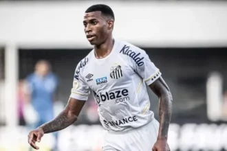 Santos se livra de transfer ban milionário com ajuda da