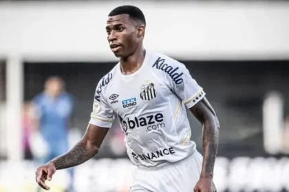 Santos se livra de transfer ban milionário com ajuda da