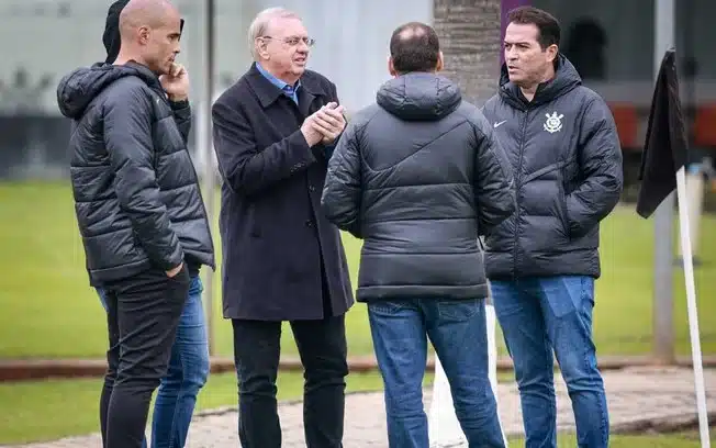 Corinthians adota cláusula contratual para afastar jogadores da política interna