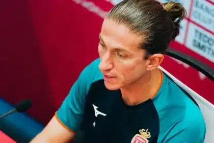 Filipe luís brilha no monaco: l’équipe exalta ‘doce firmeza’ e