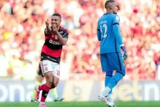 Samuel lino se consagra carrasco em clássicos e impulsiona o