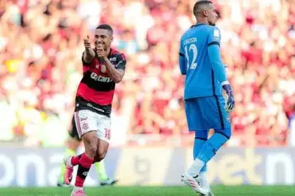 Samuel lino se consagra carrasco em clássicos e impulsiona o