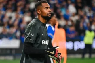 Goleiro robert sánchez, do chelsea, multado em r$ 10,6 mil