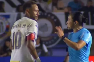 Tiago leifert entra em campo por neymar, critica ‘dubladores de