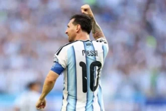 Afa presta emocionante homenagem a lionel messi após aposentadoria da