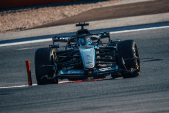 Gp do azerbaijão 2026: russell domina, antonelli escala e destaques