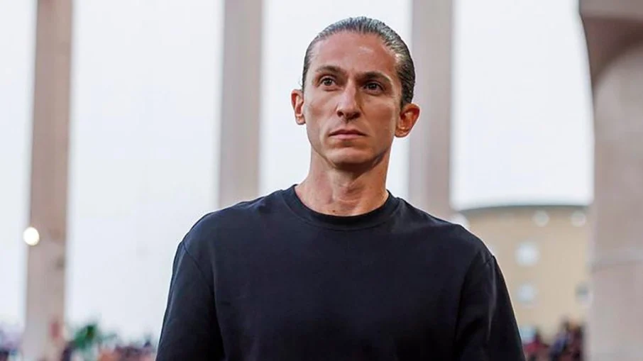 Filipe luís lidera o monaco e brilha na ligue 1,