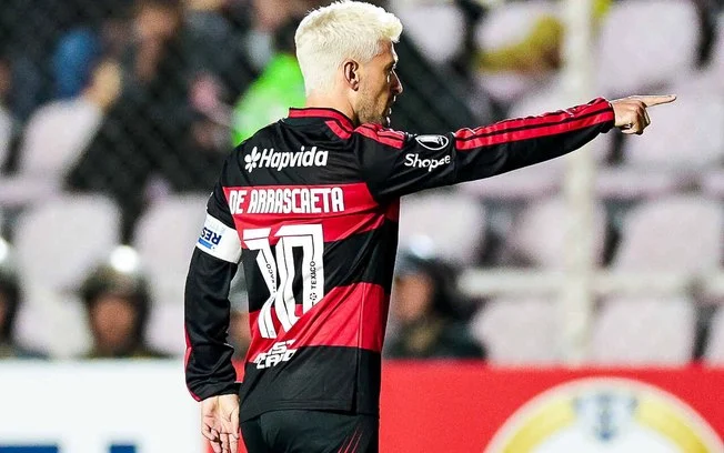 Flamengo amplia aposta em estrangeiros: de oportunidades a ídolos, como