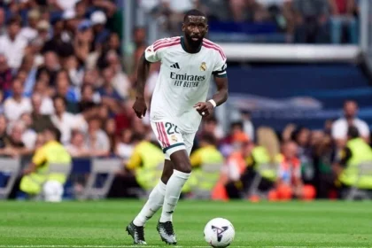 Rudiger anuncia aposentadoria da seleção alemã aos 33 anos para