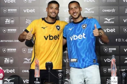 Warleson ou batista? Botafogo vive dilema na meta com disputa