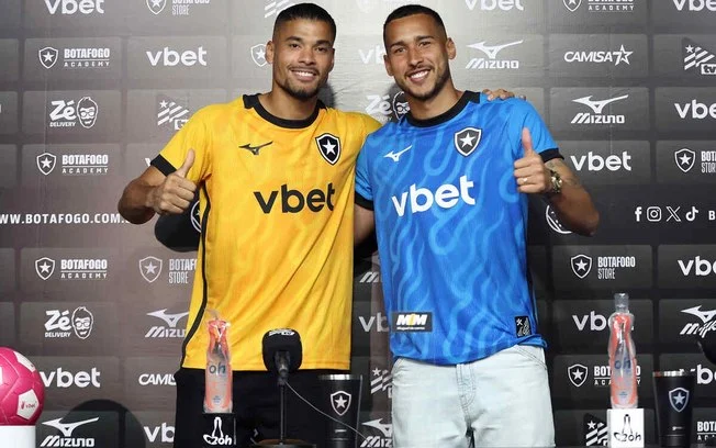 Warleson ou batista? Botafogo vive dilema na meta com disputa