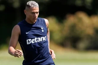 Richarlison aceita proposta do trabzonspor e pode deixar tottenham pela