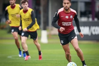 Corinthians poupa titulares contra o flamengo no maracanã focando na