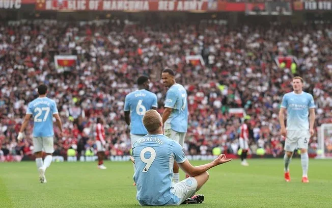Heroico! Manchester city, com um a menos, derrota united em