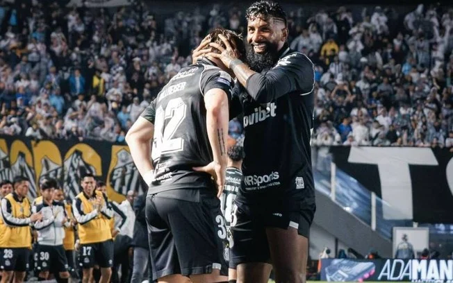 Santos voa alto sem neymar: peixe conquista primeira trinca de